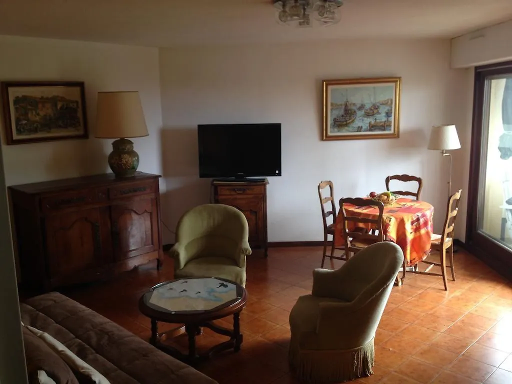 Apartment Appartement St Raphael Saint-Raphael